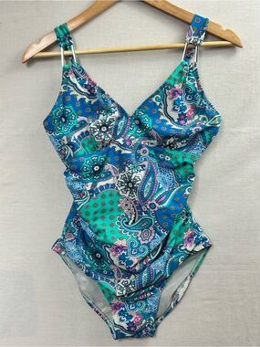 Love your assets Spanx Swimsuit size Medium One Piece